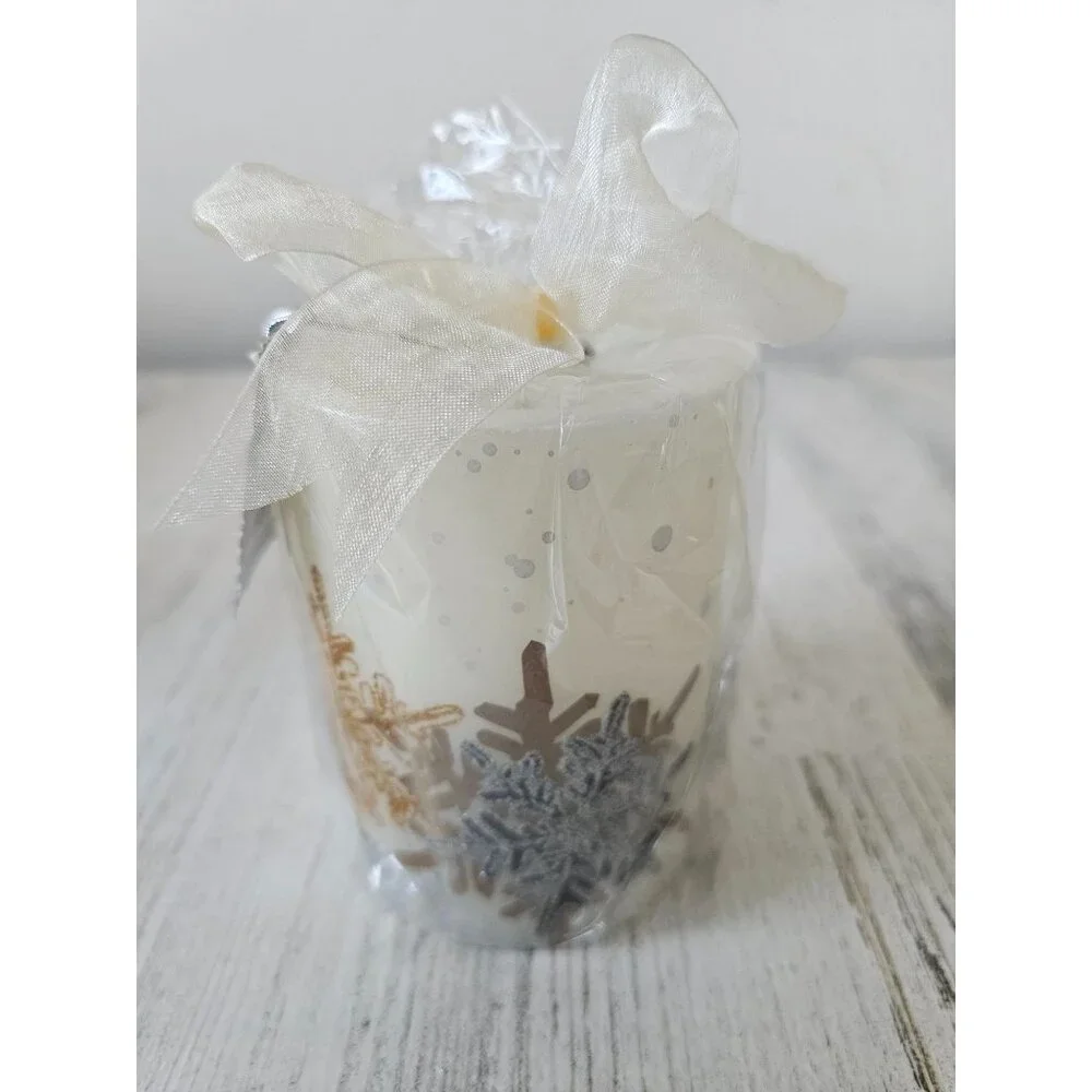 Pier 1 flameless LED candle silver snow scented timer new Xmas decor‎ snowflakes
